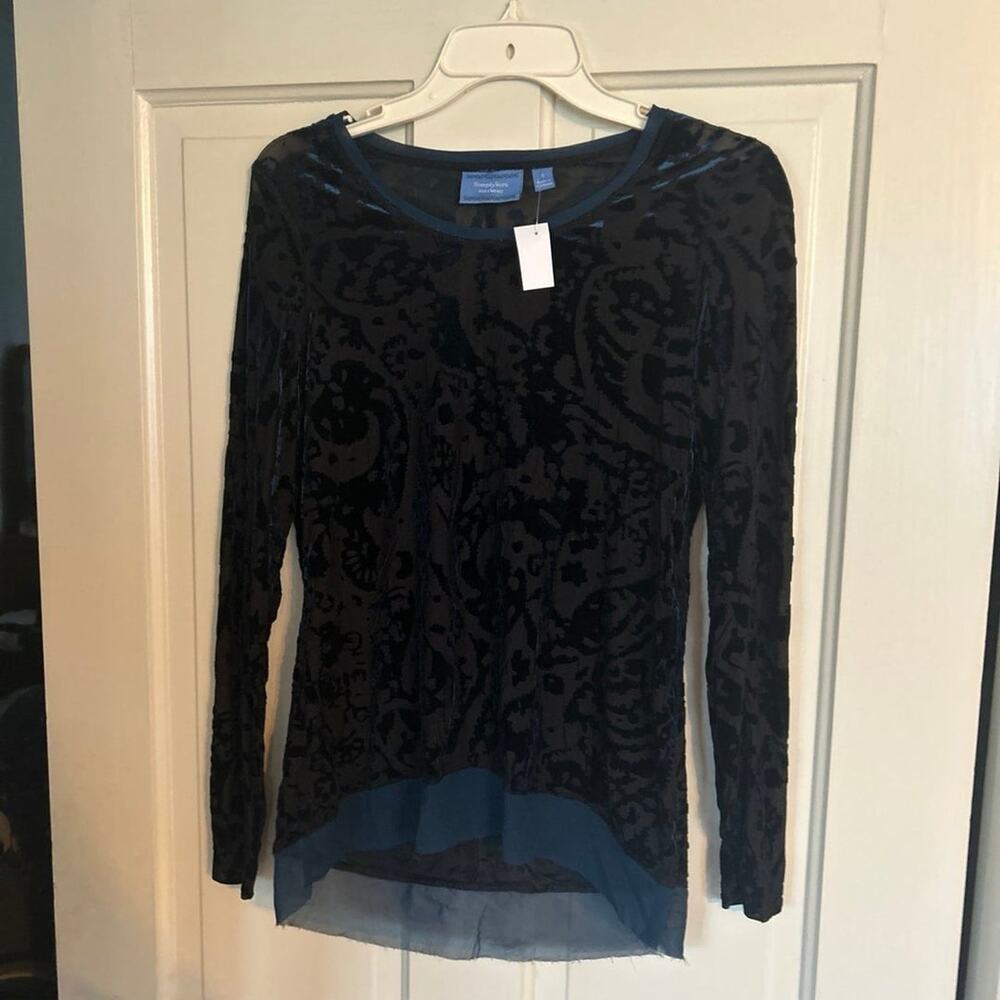 Simply Vera top size small new with tags